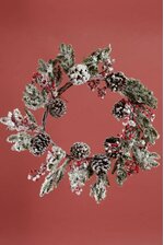 22'' SNOW PINE BERRY WREATH NATURAL