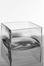 7" X 7" X 4" SQUARE VASE CLEAR