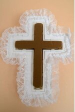 13" X 15" SMALL LACE CROSS W/OASIS WHITE