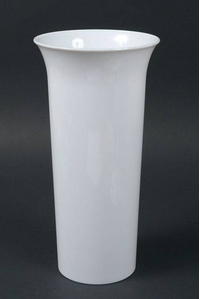 7" X 14" ROUND PLASTIC VASE WHITE