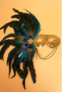 18" SEQUIN MASK W/4 PEACOCK EYES & FEATHERS GOLD