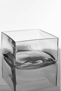 7" X 7" X 4" SQUARE VASE CLEAR