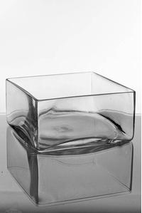 8" X 8" X 4" SQUARE VASE CLEAR