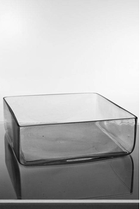 12" X 12" X 4" SQUARE VASE CLEAR