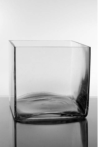 8" X 8" X 8" CUBE VASE CLEAR